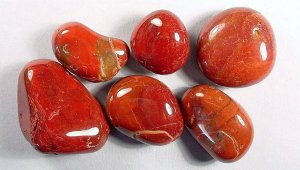 Красная яшма: магические свойства камня, советы по уходу