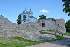 Форпост древней Руси - величественная крепость Изборска